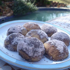 Chocolate Mexican Wedding Cookies
