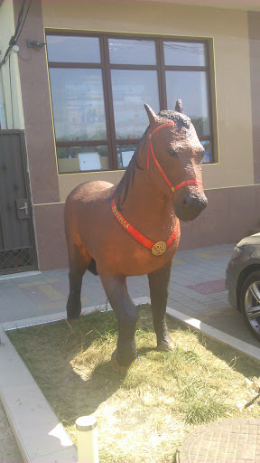 Статуя лошади 