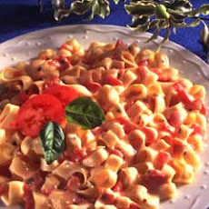 Pasta With Fresh Tomatoes & Basil