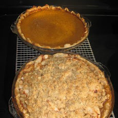 Golden Delicious Apple Pie With Oatmeal Crumb Topping