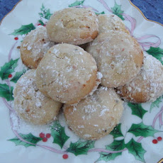 Polvorones (Mexican Wedding Cakes)