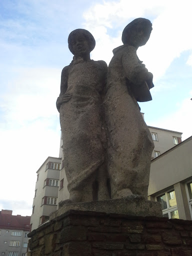 Statue Hainburger Straße