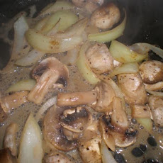 Mushrooms in Cream Sauce - Pilzen in Sahnesosse