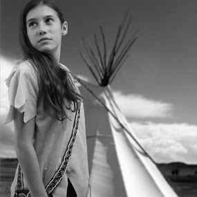 Indian Girl by Chuck Gant - Portrait & People Children