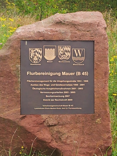Gedenkstein Flurbereinigung Mauer (B45)