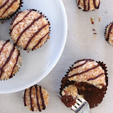 Samoas Cupcakes