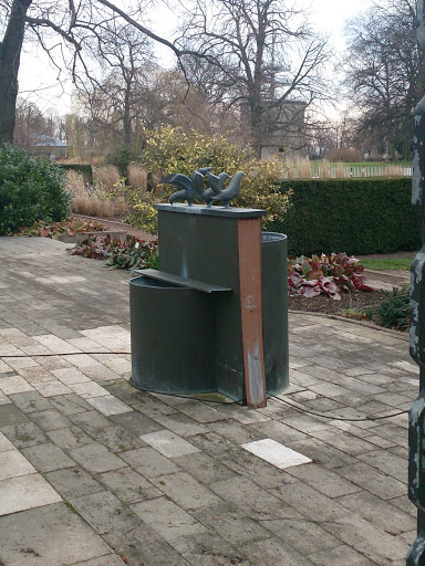 Vogelbrunnen