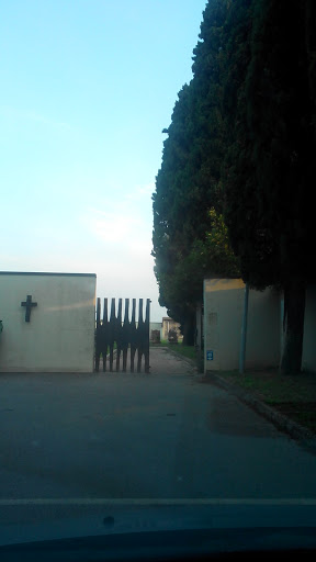 Cimitero, Entrata Est