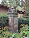 Shakespeare Garden Statue