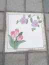 鶴見緑地駅前 花のタイル チューリップ