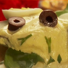 Peruvian Potatoes with Spicy Cream Sauce (Papas a la Huancaina)