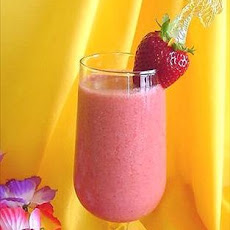 Non alcoholic strawberry colada