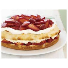 BREAKSTONE'S Sensational Creamy Strawberry Shortcake