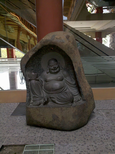 Patung Maitreya Dari Batu