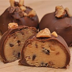 Easy Chocolate Chip Cookie Dough Truffles