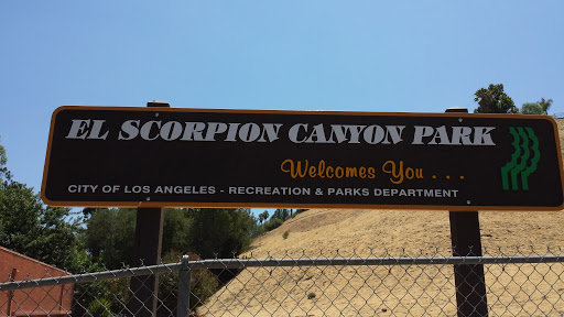El Scorpion Canyon Park Vanowen Trailhead