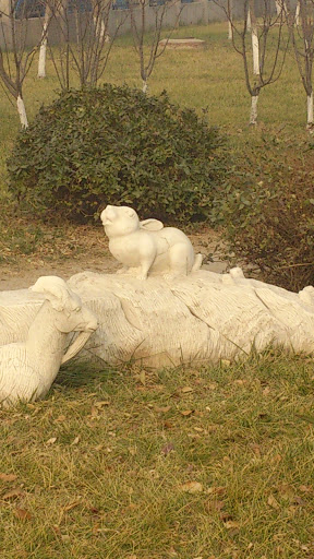 西苑玉兔雕塑