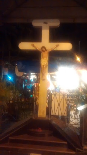 Cross, Dadabhai Road