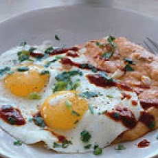 Fried Eggs with Chili Cheese Grits