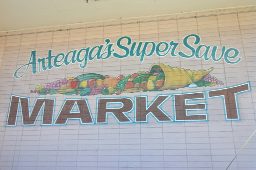 Arteaga's Super Save Market Mural 