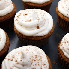 Pumpkin Cupcakes With Creamy Cream Cheese Frosting