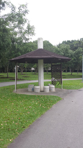 Pavilion With 7 Stools 