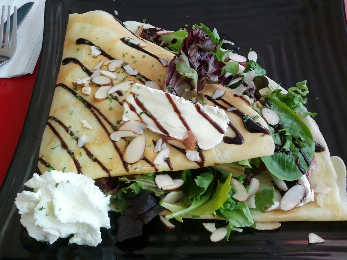 if this (brie crepe) doesn't make you want to eat here....then I can't help you!