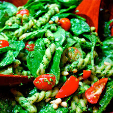 Spinach and Pasta Salad with Pesto