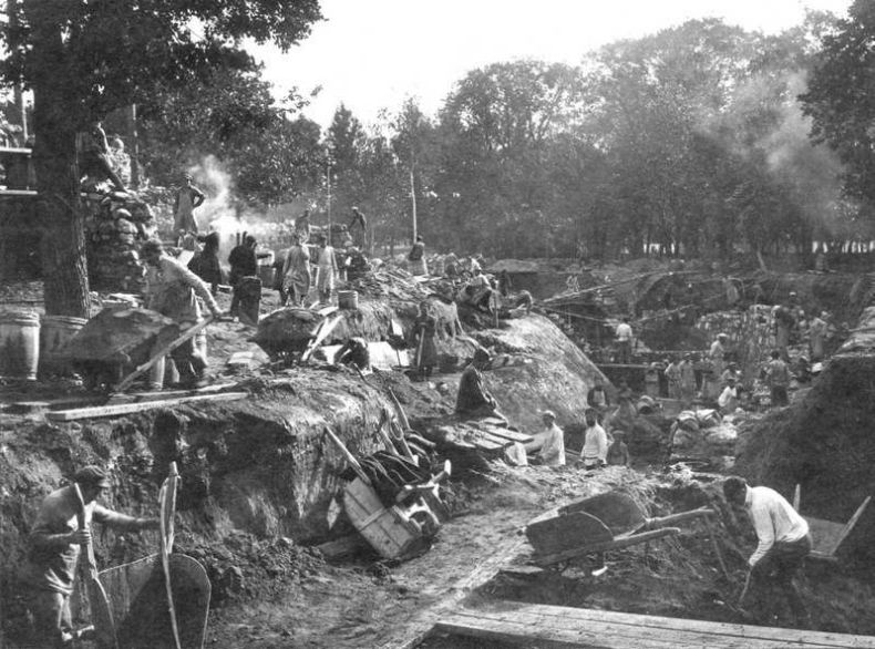 Photos Of Moscow Zoo in the 1920