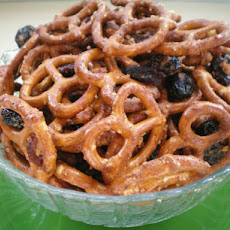 Cinnamon Bun Pretzel Mix