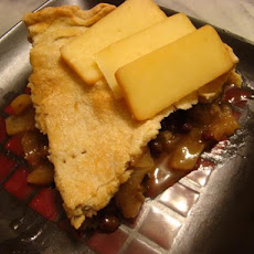Old Fashioned English Apple Pie With a Kiss and a Squeeze!