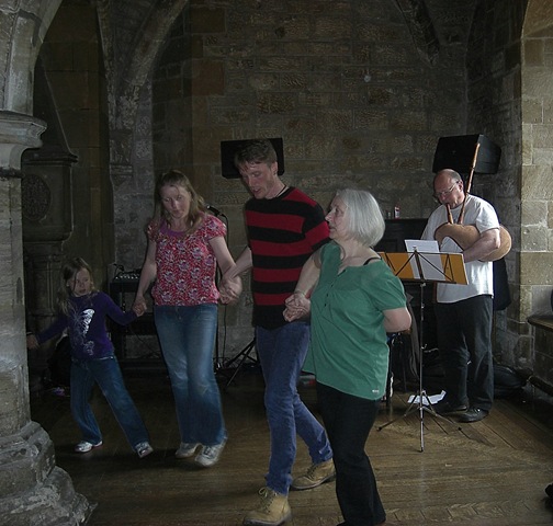 [newbattle abbey breton dancing[5].jpg]