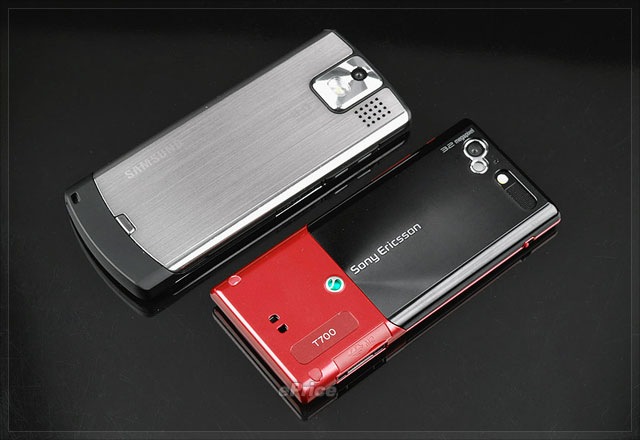 [sonyericssont700-vs-samsungu800soul-02[2].jpg]