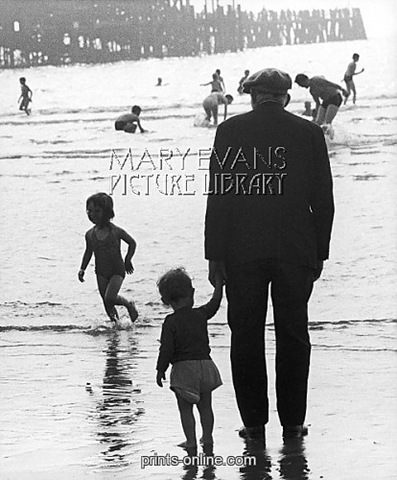[child and old[3].jpg]