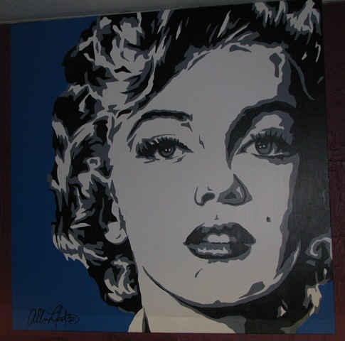 [Marilyn Blue[2].jpg]