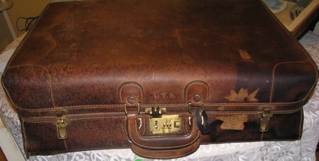 [09 22 Suitcase[3].jpg]