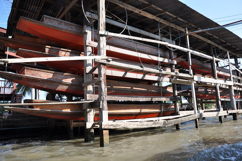 Многоуровневая парковка для лодок в Таиланде