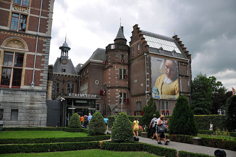 Здание музея Rijksmuseum в Амстердаме