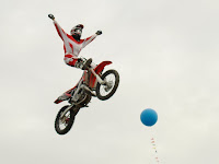MW215095e.JPG
