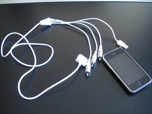 tv-out-iphone2.jpg