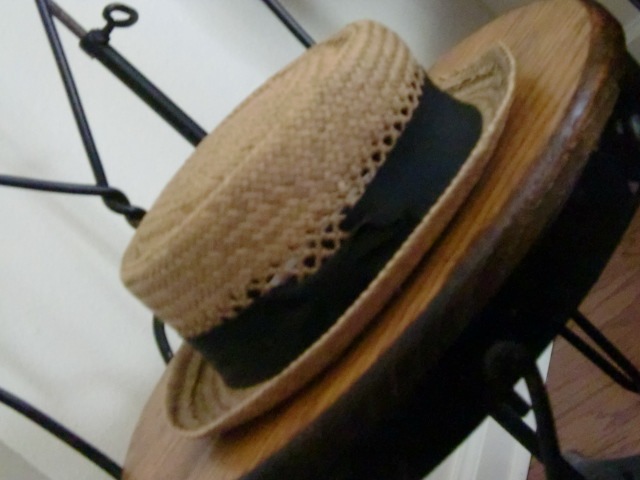 [Mu Icecream chr w-hat angl[4].jpg]