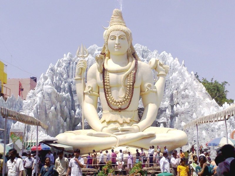 [Lord_Shiva_huge_idol[5].jpg]