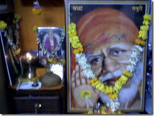 Sai_picture_home_temple