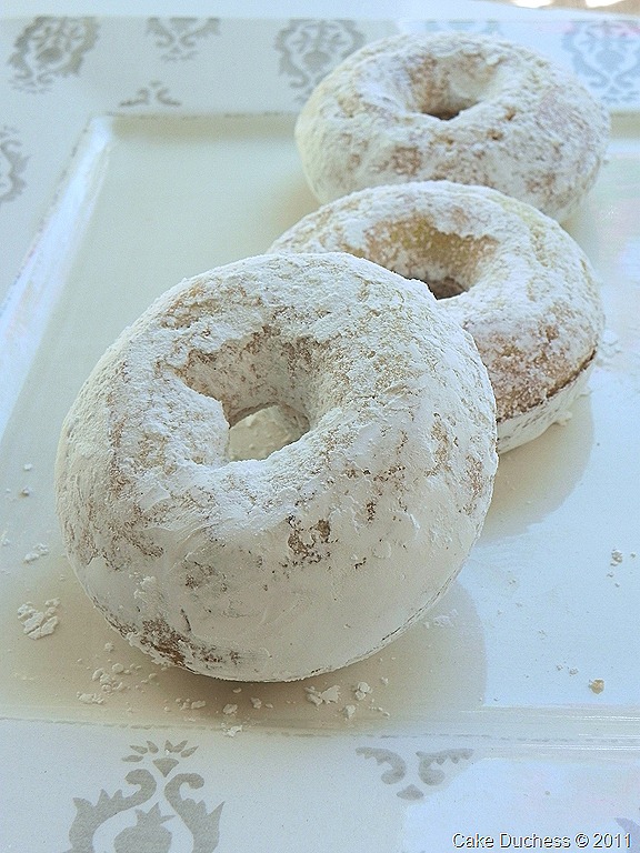 [cakedonut3[8].jpg]
