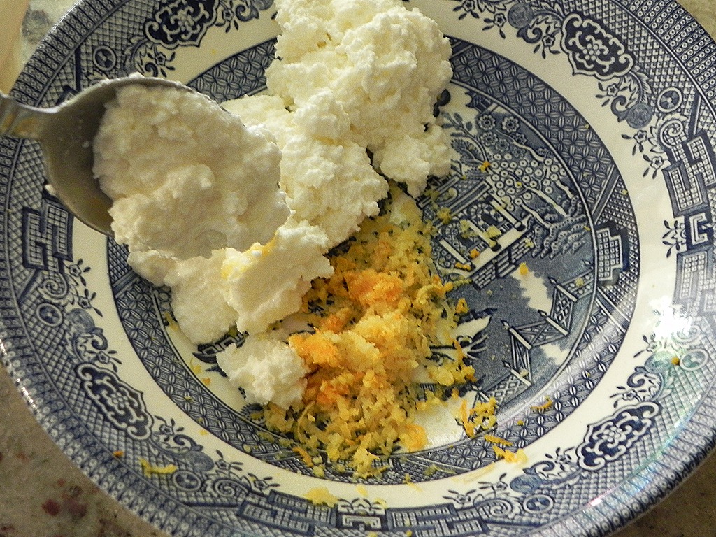 [DSCN6709[3].jpg&description=Kumquat Ricotta Cupcakes')]