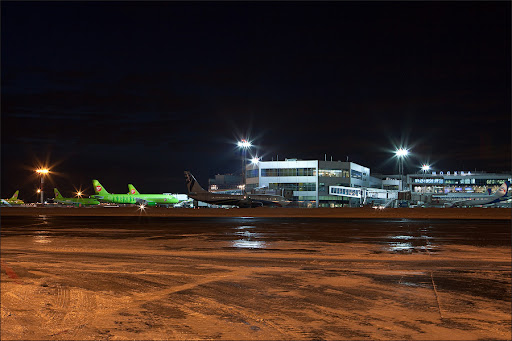 Раннее утро на перроне. 