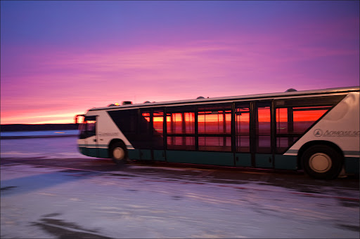 Раннее утро на перроне. 