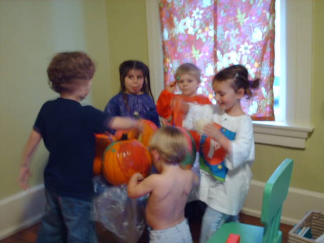 [Pumpkin Painting on High Street 001[3].jpg]