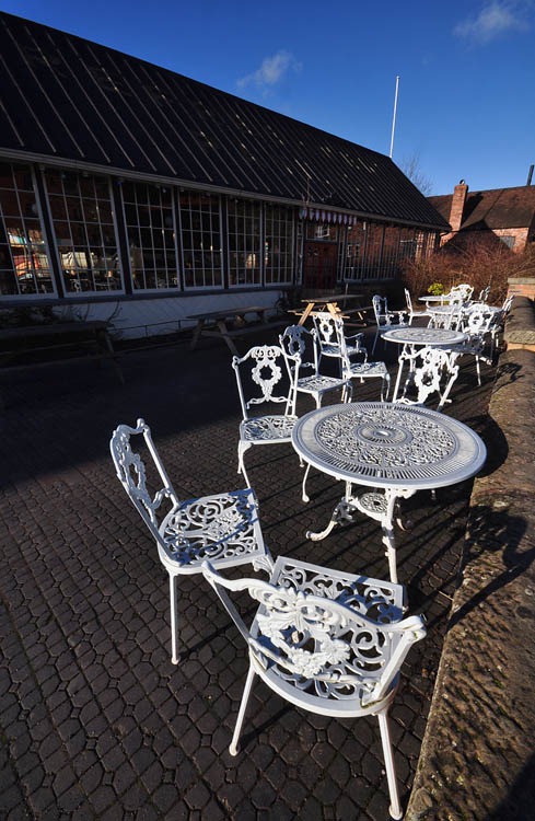 [White tables[3].jpg]