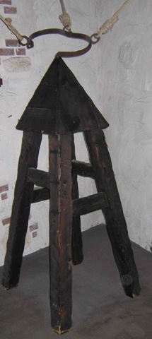 [Fomfr_judas_cradle[2].jpg]